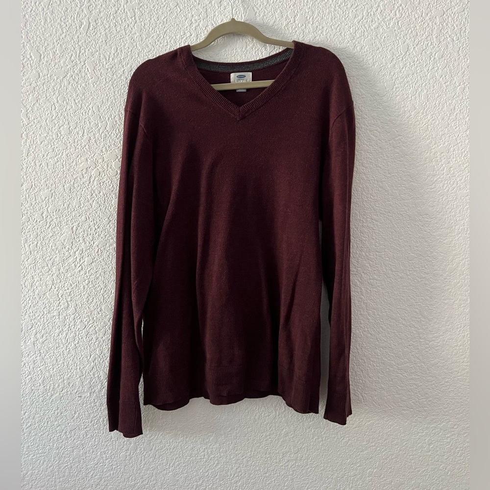 Old navy v-neck sweater size L
